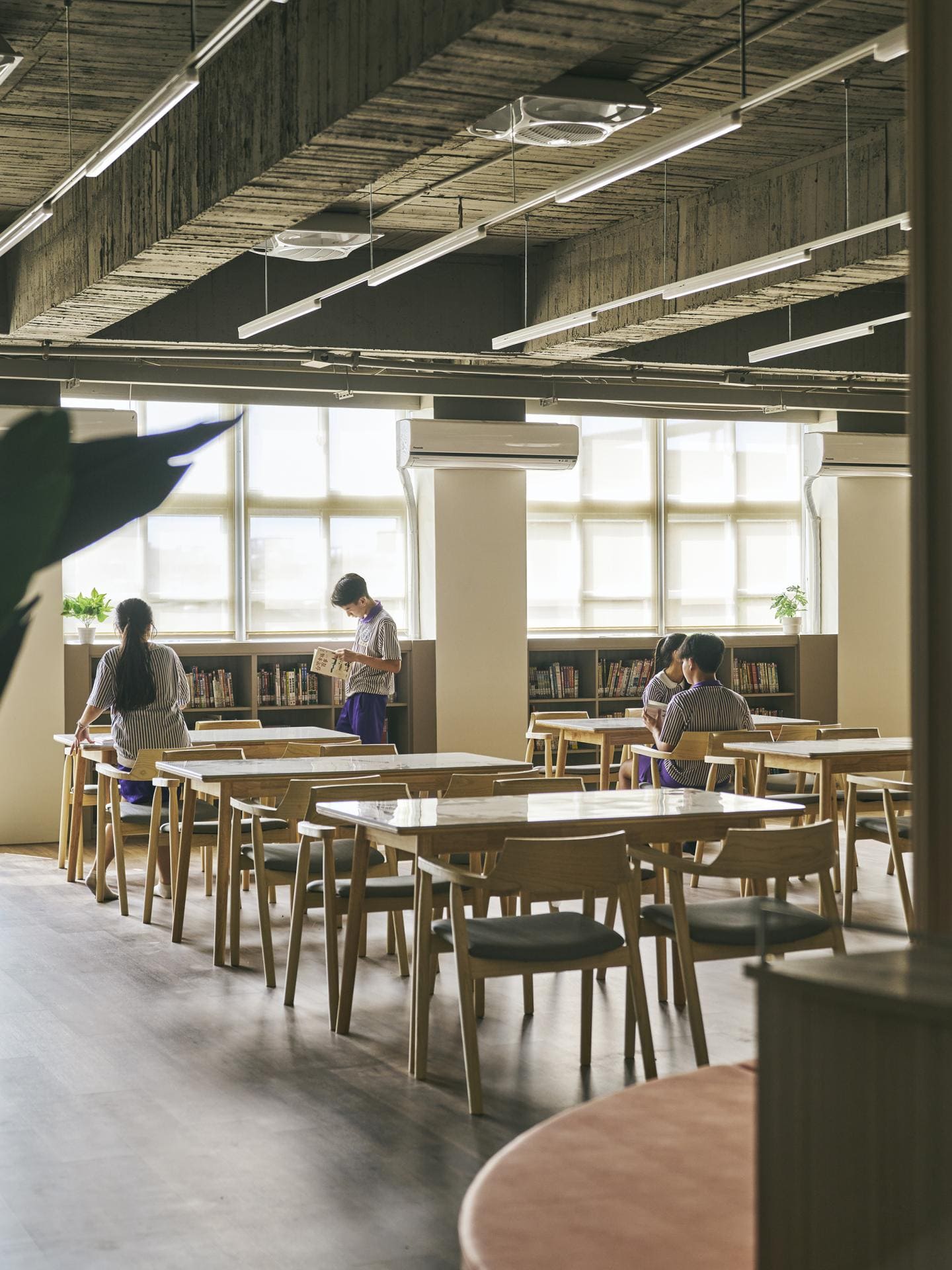 頭份建國國中 圖書館 3